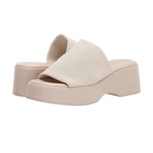 NEVER WORN: Beige Platform Sandals ~Size 8~